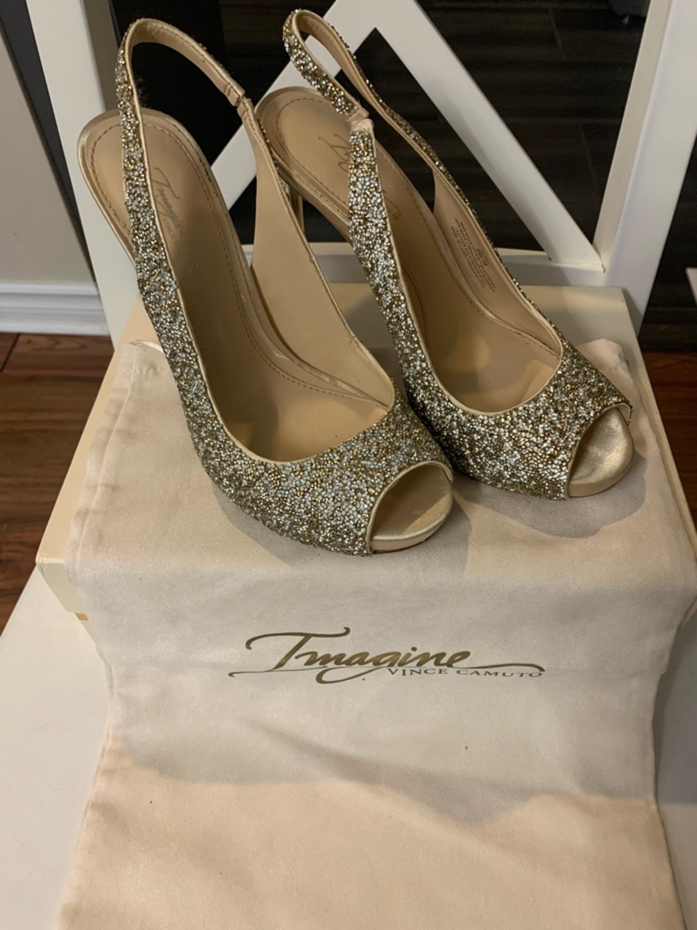 Vince Camuto Size 8 Gold Glitter Peep-Toe Slingback Heels